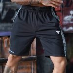 شلوارک ورزشی مردانه آندرآرمور مشکی بغل چریکی