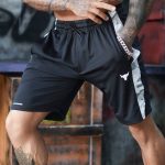 شلوارک ورزشی مردانه آندرآرمور مشکی بغل چریکی